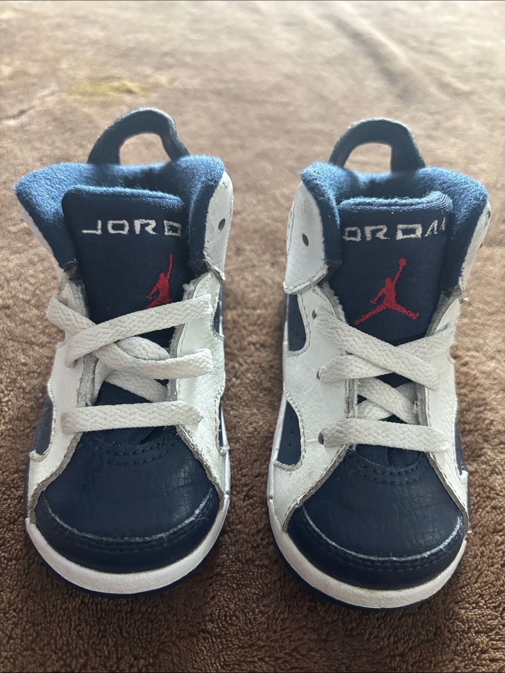 Jordan Toddler High-Top Sneakers in Navy, White & Red